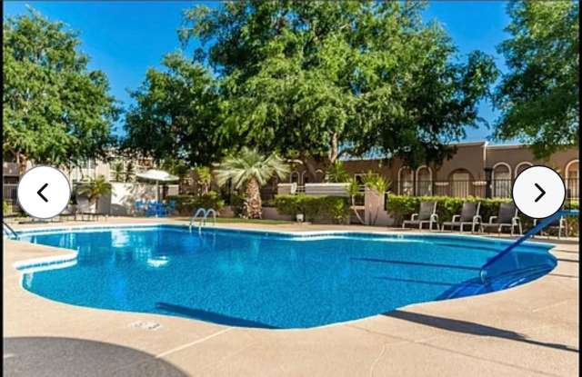 Spacious 3BR Townhome in Scottsdale Gallery 1