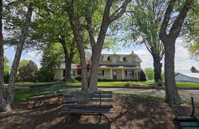 281 Meadowlark Ln Gallery 2