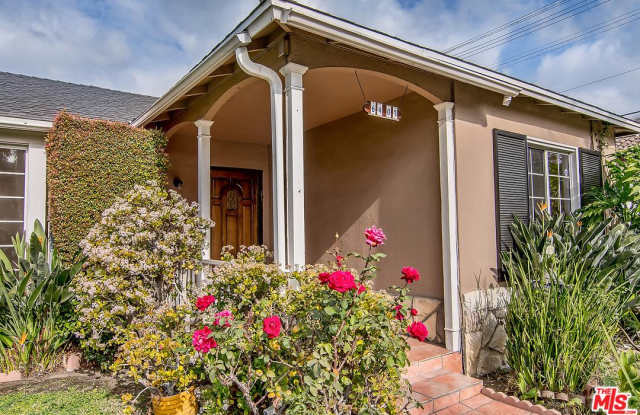 6407 LINDENHURST Avenue Gallery 2