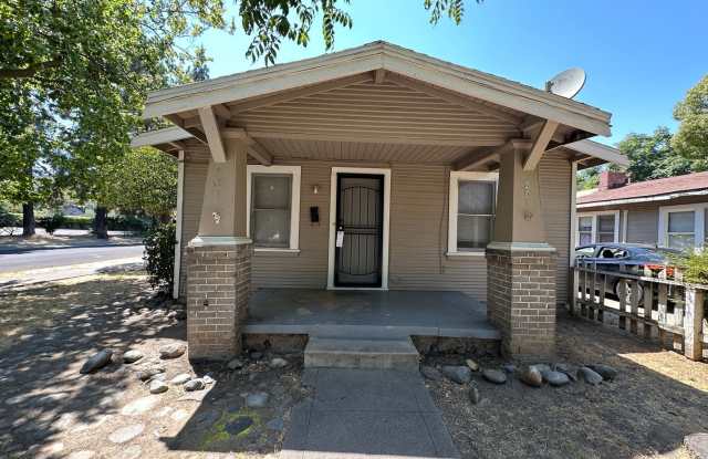 201 SEMPLE ST - 201 Semple Street, Modesto, CA 95354