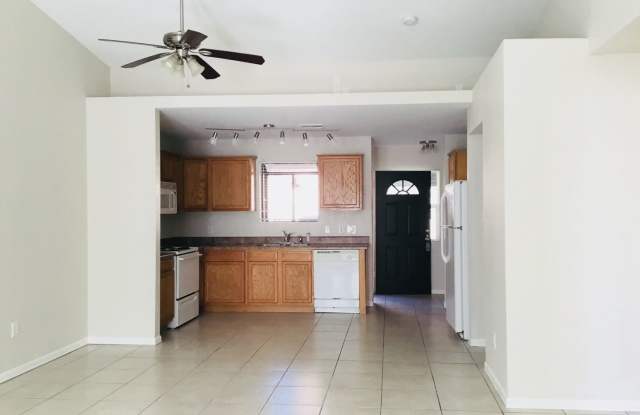 Beautifully remodeled 2bed/2ba Townhome - Ask about our Move-in Specials photos photos