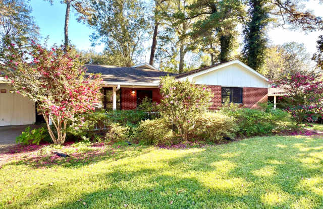 Spacious 5 Bedroom, 2.5 Bath Home with Whole-House Generator in Baton Rouge! photos photos Spacious 5 Bedroom, 2.5 Bath Home with Whole-House Generator in Baton Rouge! photos photos
