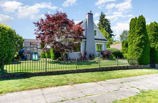 Charming North Admiral Craftsman w/ Modern Updates! Gallery 1