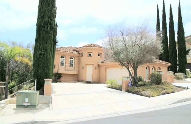 Lovely home in gated community - 2021 Pleasant Waters Court, Spring Valley, CA 91977