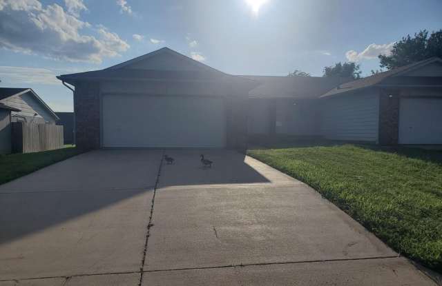 Derby half duplex - 403 North Zachary Drive, Derby, KS 67037