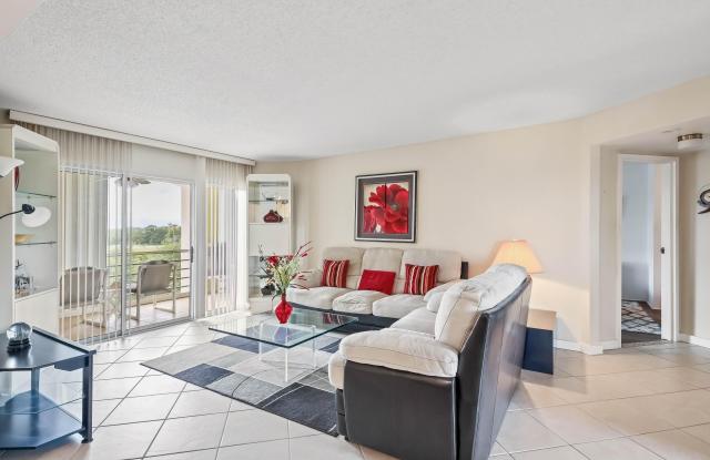 3951 Via Poinciana photos photos