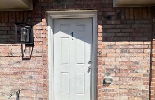 2207 West Candlelight Lane - 1 Gallery 2