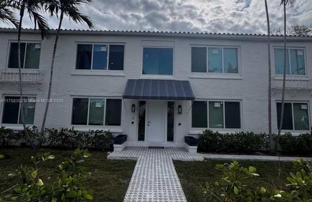 2855 Royal Palm Ave photos photos