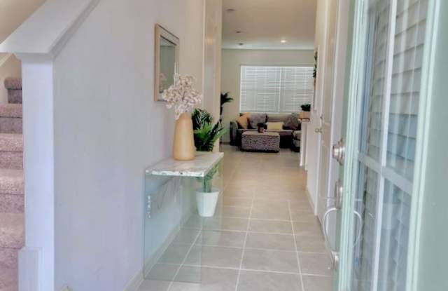 3 Beds 2,5 Baths Townhouse Davenport Gallery 3