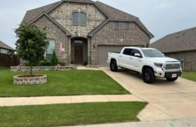 READY TO RENT 5 BEDROOM HOME on oversized lot photos photos