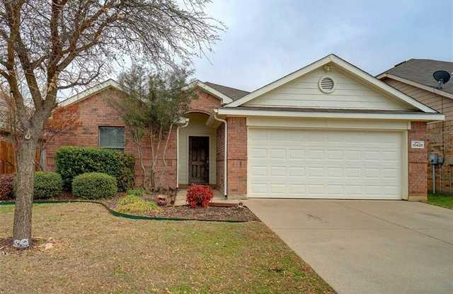 10428 Rising Knoll Lane - 10428 Rising Knoll Lane, Fort Worth, TX 76131