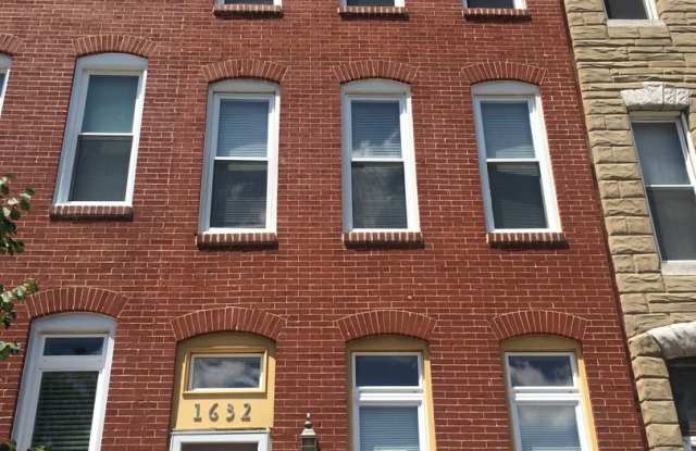 Amazing 3 Floor Row Home!!! Gallery 1