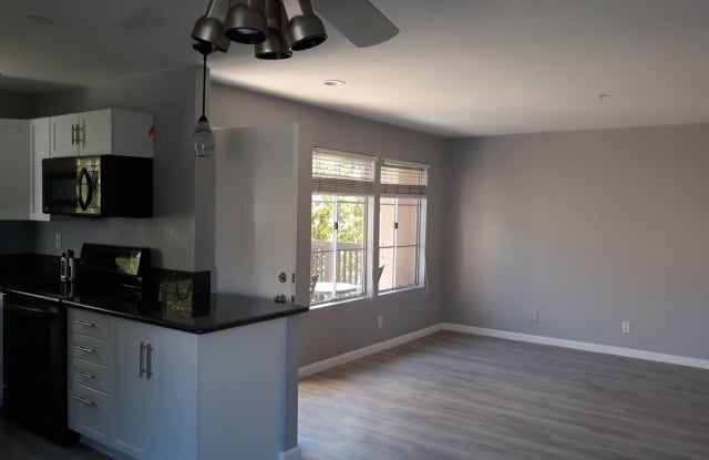 152 S. Cross Creek #A - 152 S Cross Creek Rd, Orange, CA 92869
