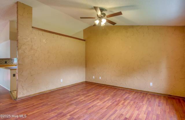 303 Sedgefield Court Gallery 3