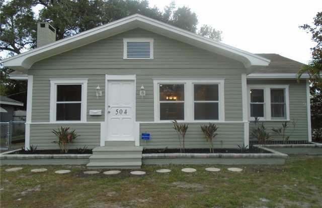 504 4TH AVENUE E - 504 4th Avenue East, Bradenton, FL 34208