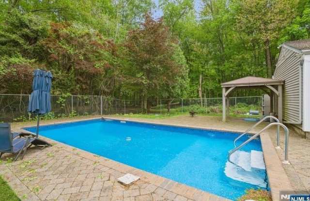 111 Herbert Avenue photos photos