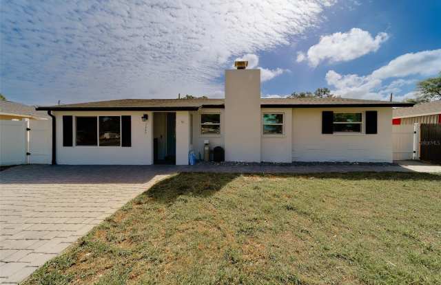7849 86TH WAY N photos photos
