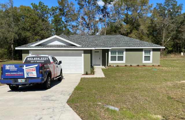 Custom Home - Desirable SE Ocala Neighborhood 3/2/2 **Won't Last** photos photos
