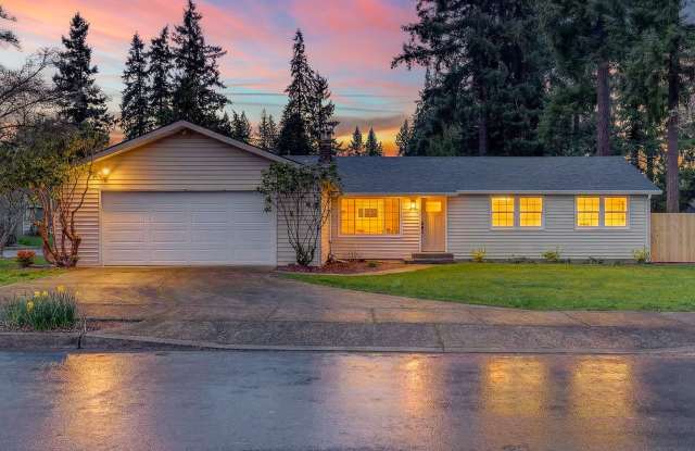 Georgeous Ranch Style Home in the Heart of Vancouver Near Royal Oaks Golf Course! photos photos