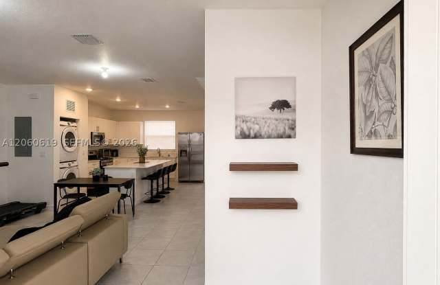 126 SE 11th Ct Gallery 3