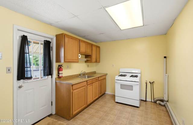 275 Laurence Parkway Gallery 2