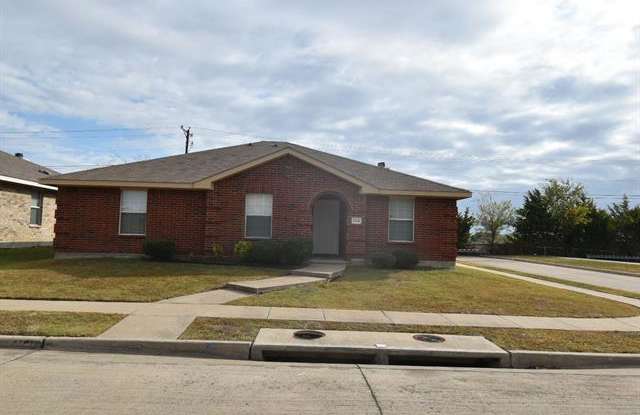 706 Mission Lane - 706 Mission Lane, Lancaster, TX 75146