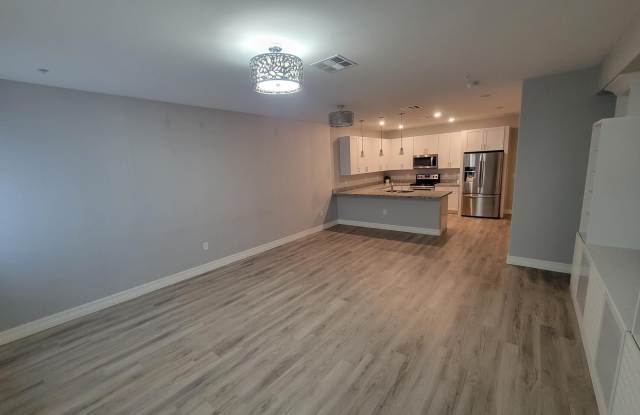2821 S SKYLINE Drive Gallery 3