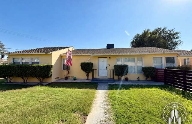 Spacious 5 Bed/2 Bath NE Bakersfield Home w/ Solar, RBP & Deposit Alternative Option Gallery 1