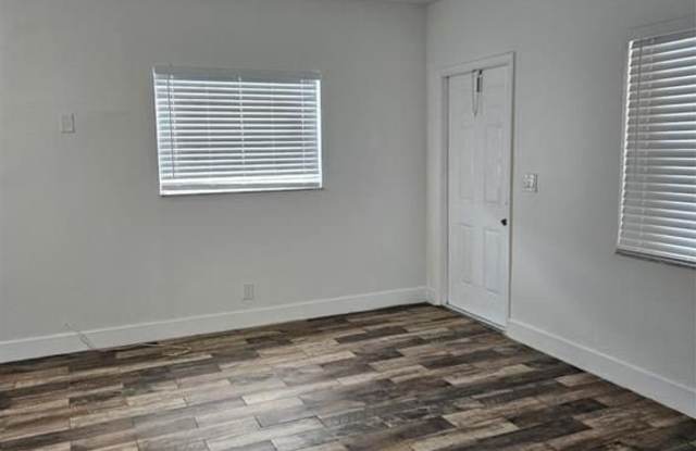 730 SW 4th St photos photos