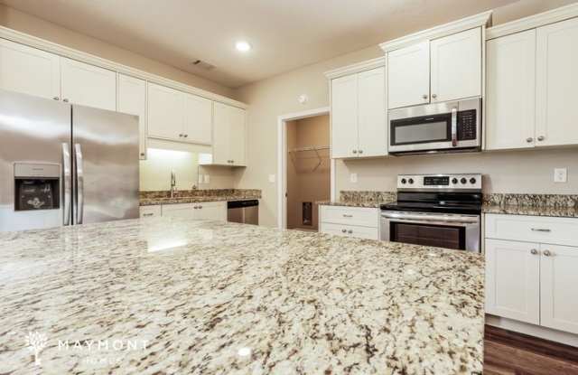 1374 Oak Ln Gallery 4