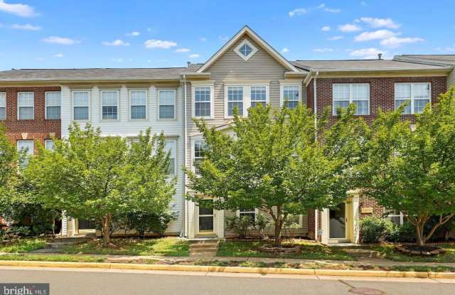 44270 SUSCON SQUARE photos photos