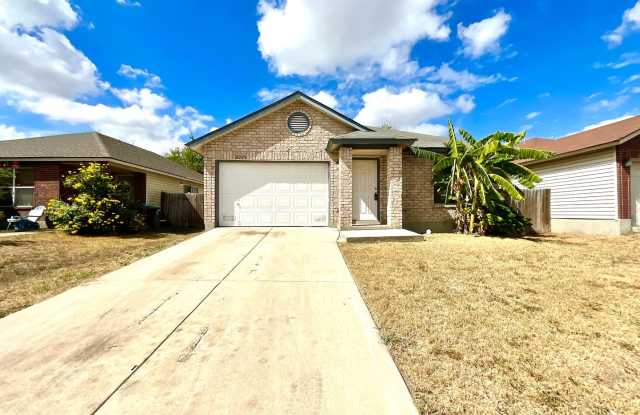 *MOVE IN SPECIAL* Charming 3 Bedroom/ 2 Bath Home with Fenced Yard  Great Location! photos photos