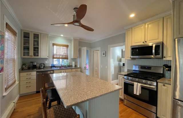 64 Roseneath Avenue - 64 Roseneath Avenue, Newport, RI 02840