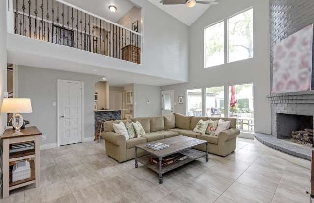 11010 Holly Springs Drive Gallery 3