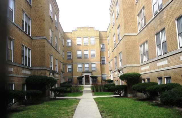 7522 North Hoyne Avenue Gallery 2
