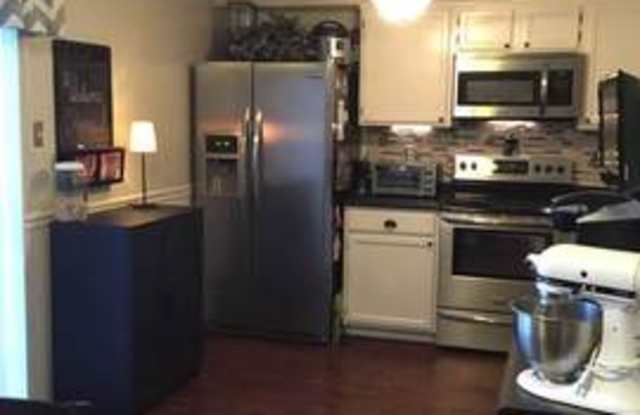 218 Lodgecliff Court Gallery 3