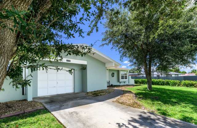 PET FRIENDLY- WATERFRONT- SPACIOUS- CENTRAL LOCATION photos photos