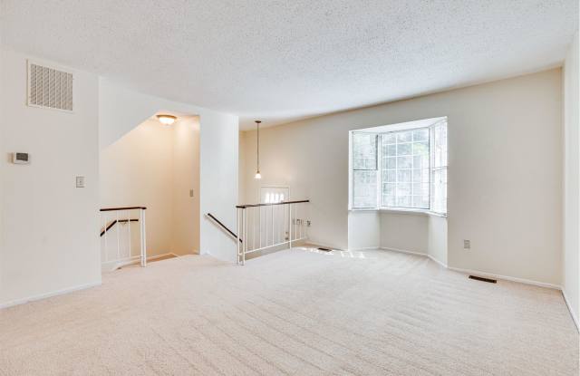 2374 Hunters Square Ct Gallery 2