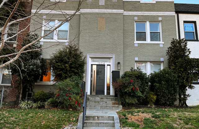 1304 Holbrook Street Northeast photos photos