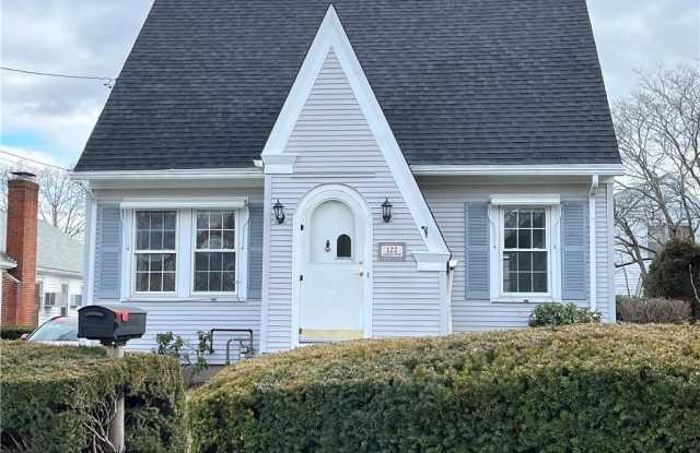 122 Calaman Road - 122 Calaman Road, Cranston, RI 02910