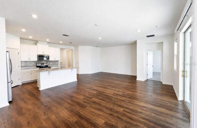 1141 LAKESHORE BREEZE Place Gallery 3