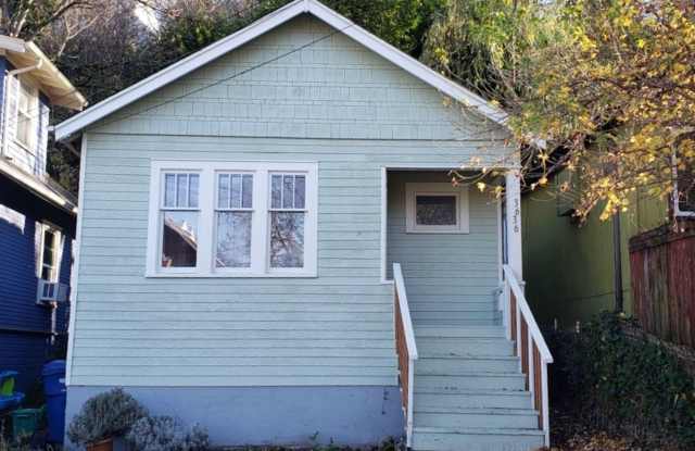 Cute  Cozy 1926 Old World Charm with A/C - 3636 22nd Avenue Southwest, Seattle, WA 98106