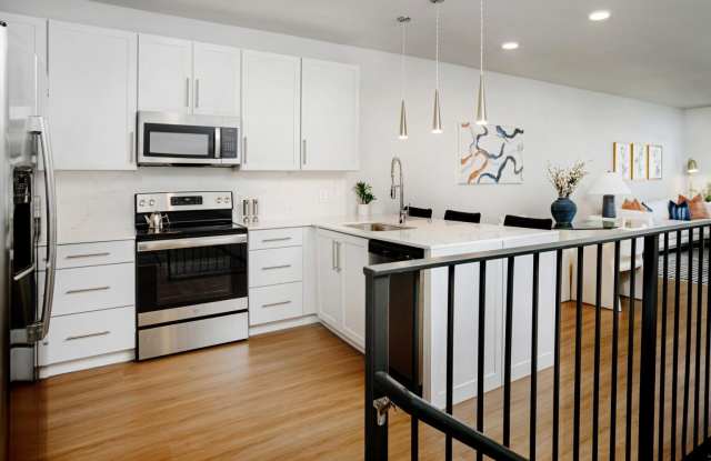 Reunion Township Apartments at 109 Gallery 4