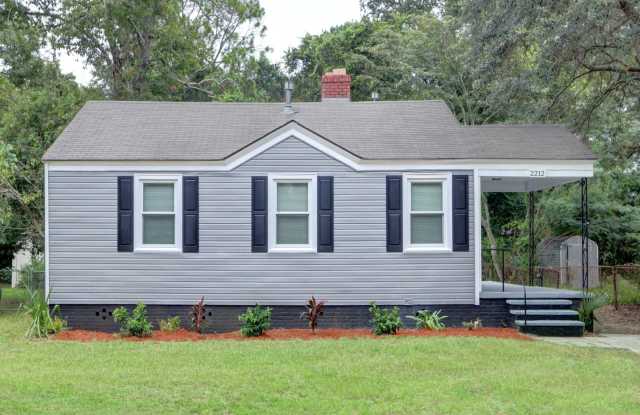 Large East Savannah 2BR/1BA Home For Rent photos photos