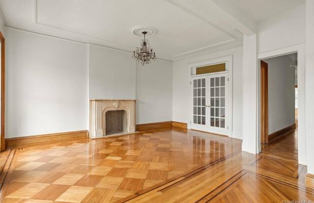 254 VANDERBILT Avenue Gallery 2