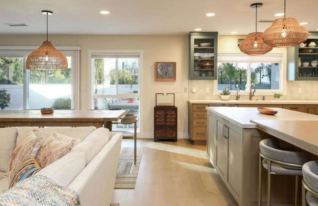 667 Solana Hills Court - 667 Solana Hills Court, Solana Beach, CA 92075