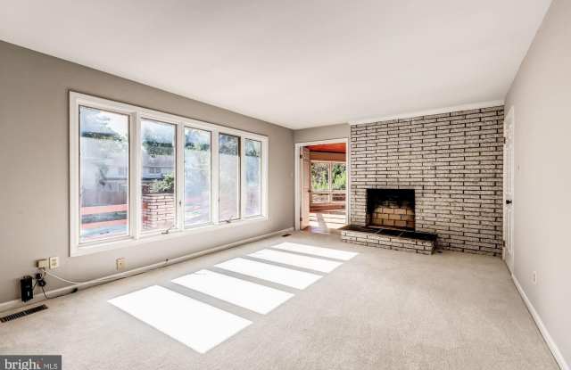 10620 MARBURY ROAD Gallery 4