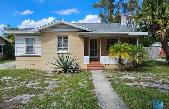 2 Beds | 1.5 Bath Home Available for Rent in Lakeland ! *Move-In Special* photos photos