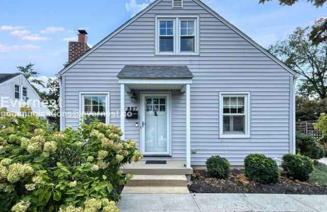 887 West 10th Avenue photos photos