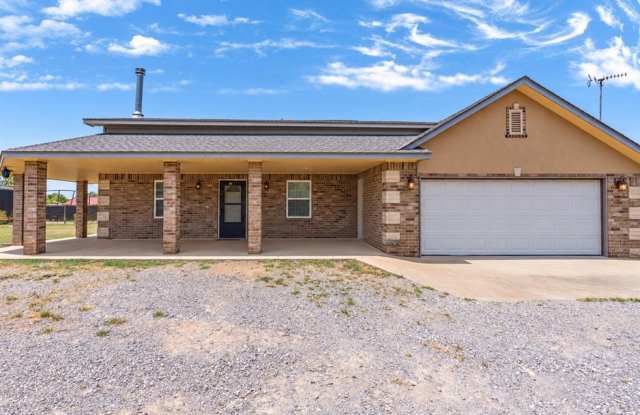 Charming Country Retreat on 5 Acres in Jones Gallery 1